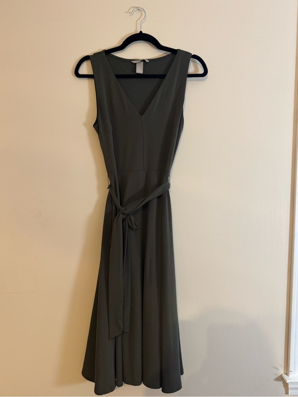 H&M Olive Green Sleeveless V-Neck Tie-Waist Midi Dress